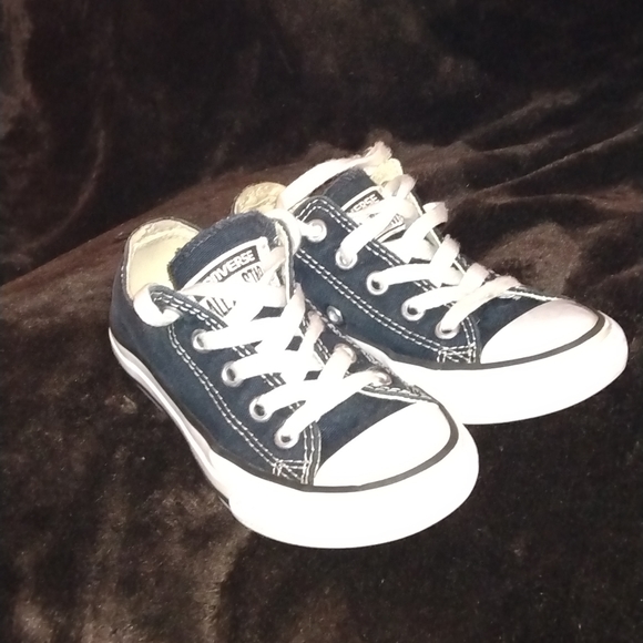 Kids Classic Converse sneakers - Picture 2 of 5